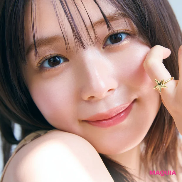 レブロンのラメ入りブラウンパレットで魅せる、夏の3フェイス。プチプラでここまで盛れる！
【MAQUIAプチプラコスメグランプリ2025】