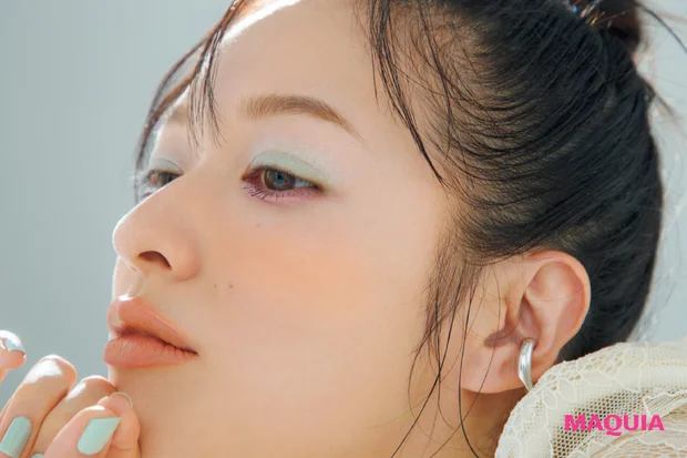 透け寒色×コーラルで春顔にスイッチ。笹本恭平さんが提案する今どき“盛り”メイク_2