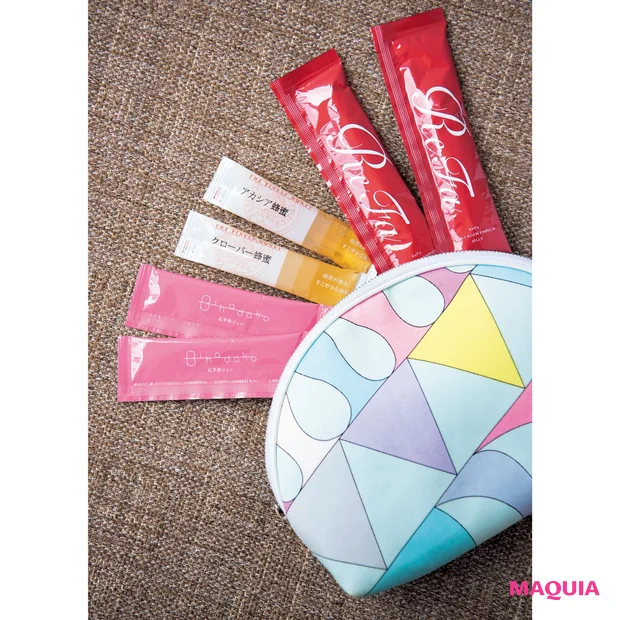 (右から)リファ コラーゲン エンリッチ ゼリー 20g×14包 ¥4600/MTG スティックハニー セット 15g×10包 ¥1300/山田養蜂場 ビハダコ 紅芋酢ジュレ 7g×15包 ¥2700/美・ファイン研究所