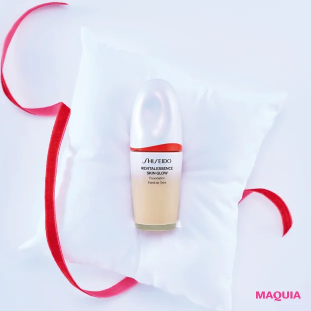 小嶋陽菜さんの神コスメ「SHISEIDO エッセンス スキングロウ ファンデーション」。薄づきでツヤ感も最高!