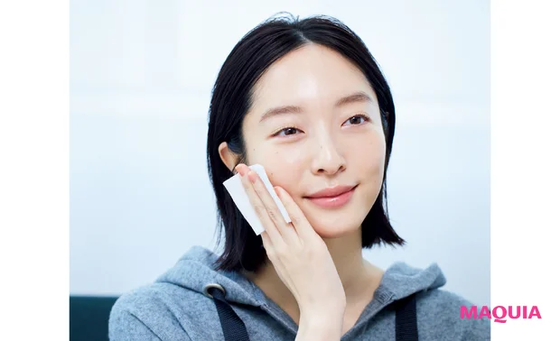 どうして潤わない?と思ったときの見直しポイント。コスメの量は気持ち多めで、水分補給は喉が渇く前に_14