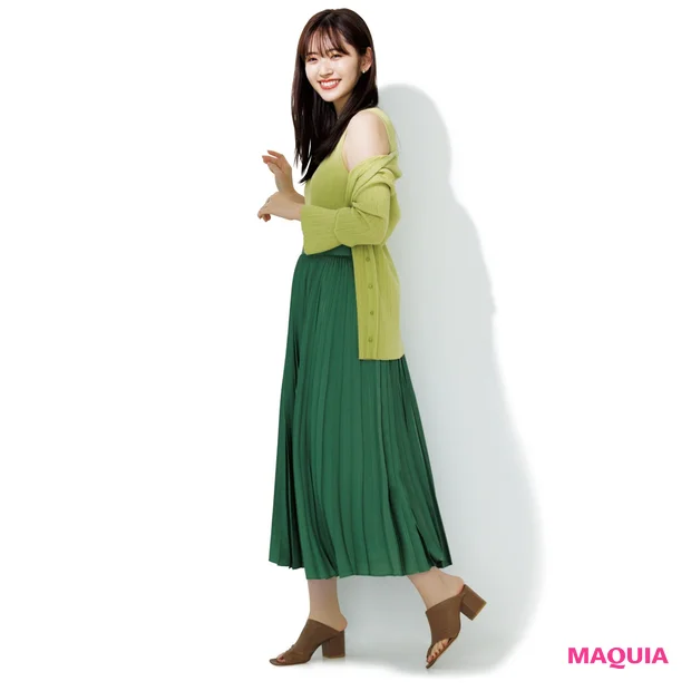 その服を着た時の「顔色」を見る