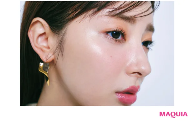 眉の存在感は控えめにして下まつ毛のボリュームを出す