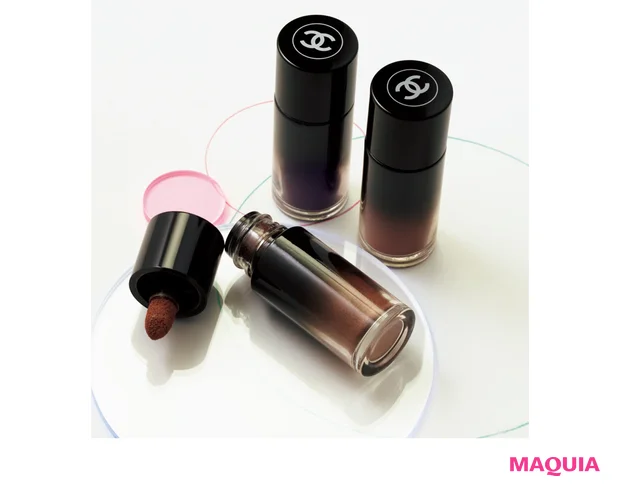 オンブル プルミエール リーブル（上から時計回り）414、408、402 各￥5720／シャネル（8/4限定発売）