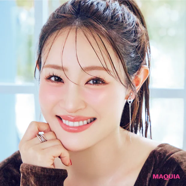 【大沢あかねさんのおすすめコスメ8選】“大人の垢抜け”成功の秘訣はコレ！