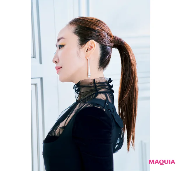 神崎 恵さんが考える、個性を出したいときのメイク・ヘア・服。次元の違う吸引力を叶えるコツ_5