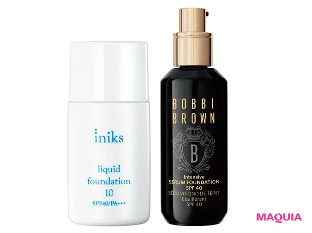 (右)インテンシブ セラム ファンデーション SPF40(PA++++) 全17色 30ml 各¥8140/ボビイ ブラウン (左)iniks リキッド ファンデーション SPF40/PA+++ 全2色 27ml 各¥3300/マルホ