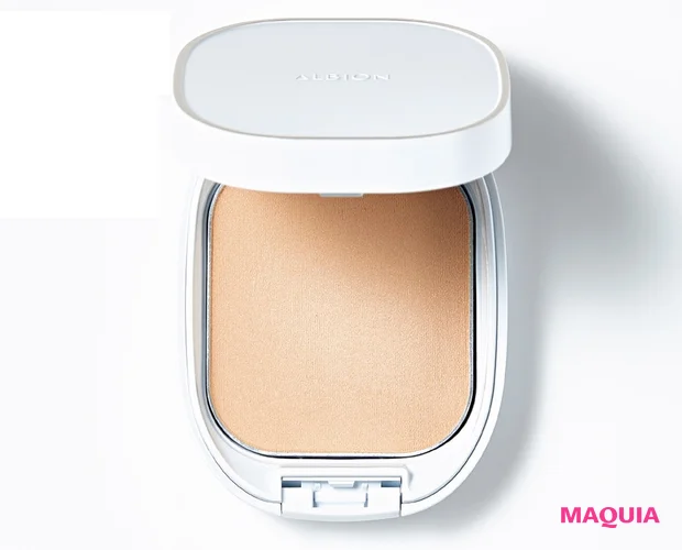 アルビオン シュクルホワイト パウダレスト SPF25·PA++ 全6色 各¥5500(ケース込み)