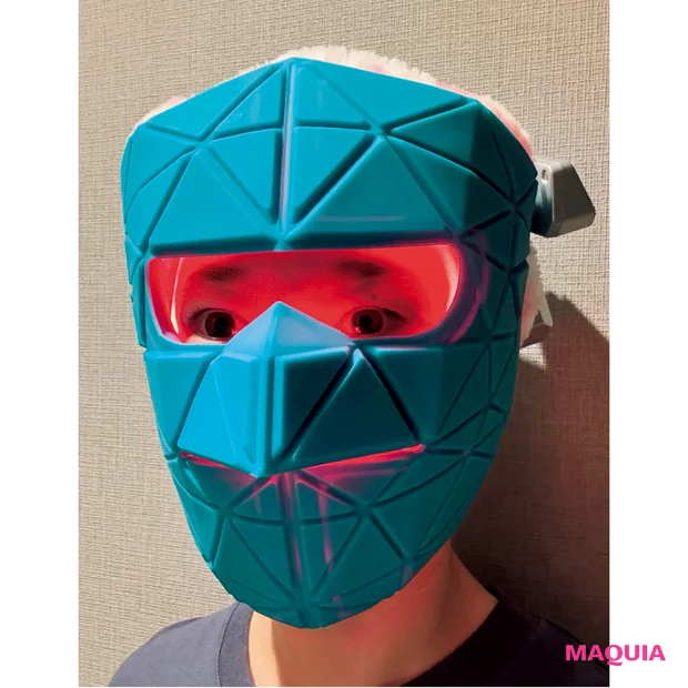 MAQUIAベストコスメ2025下半期 ギア部門受賞 3位 YA-MAN TOKYO JAPAN ブルーグリーンマスク リフト エディターがお試し 正面