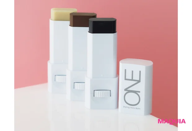 MiMC ONE スタイリングハーブバーム(右から)ブラック、ブラウン、クリア 各¥3520/MiMC