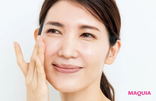 友利 新流ベースメイクを本人が実演! テカリを抑える下地から仕上げの“リフ粉”まで完全公開_3