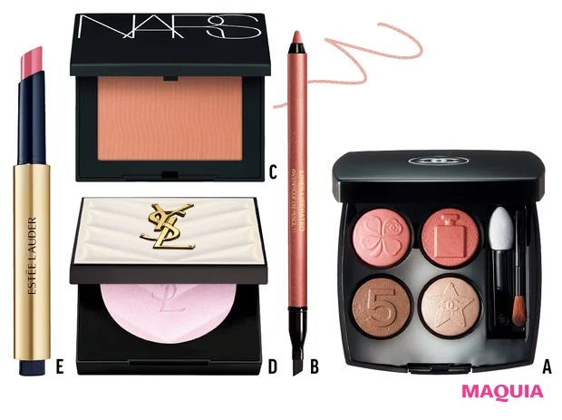 “淡い色のレイヤードで秋らしい奥行きを表現”