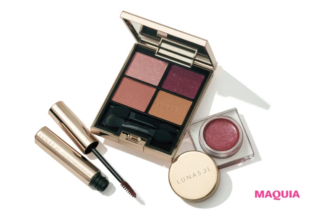 （右から）ルナソル グラムウィンク EX07 ￥3520、同 アイカラーレーション EX23 ￥6820、同 スタイリングアイブロウマスカラ EX02 ￥3080／カネボウ化粧品（7/15限定発売）