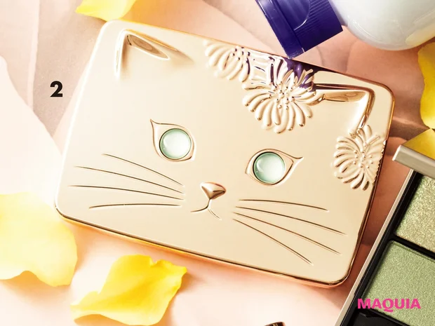 パウダー ファンデーション ケース ¥2000(3/1限定発売)、ヴェール ファンデーション(レフィル)全3色 SPF30・PA+++ 各¥3500/ポール & ジョー ボーテ