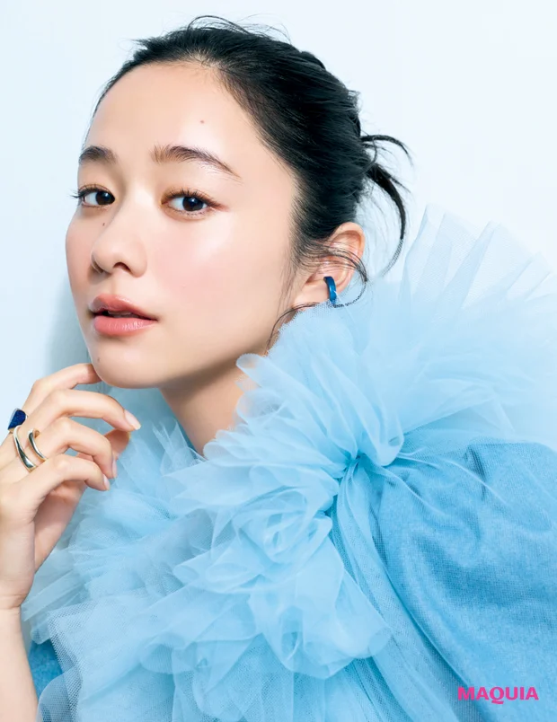 【2026年4月号】マキア表紙「堀田真由さん」のMAKE HOW TO! 透明美肌を主役にしたカラーレスメイク