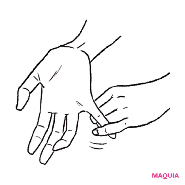 小指を伸ばすと、腕をほぐせます