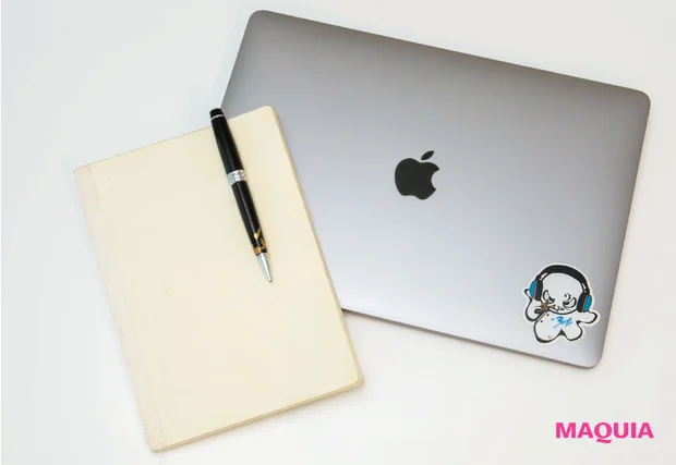 マキア 最新美容の裏側 ここだけの話 コスメデコルテ AQ 毛穴美容液オイル MacBook ノート