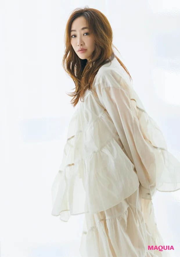 マキア　神崎恵　メイク　ファッション　ベージュ　3