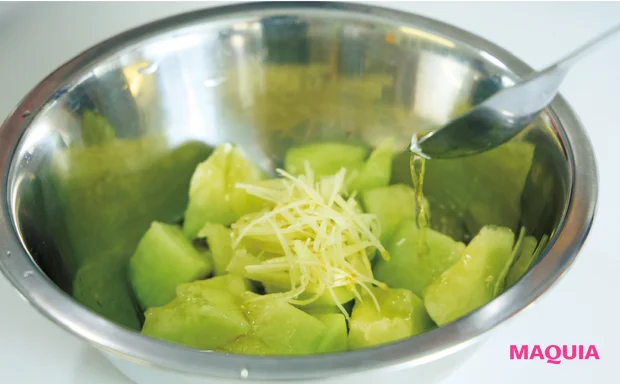 マキア 夏バテ 食べ物 薬膳 レシピ メロンとしょうがのサラダ 4