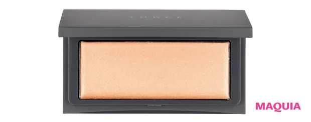 リフレクトグロー X01 ￥3300／THREE（限定品）