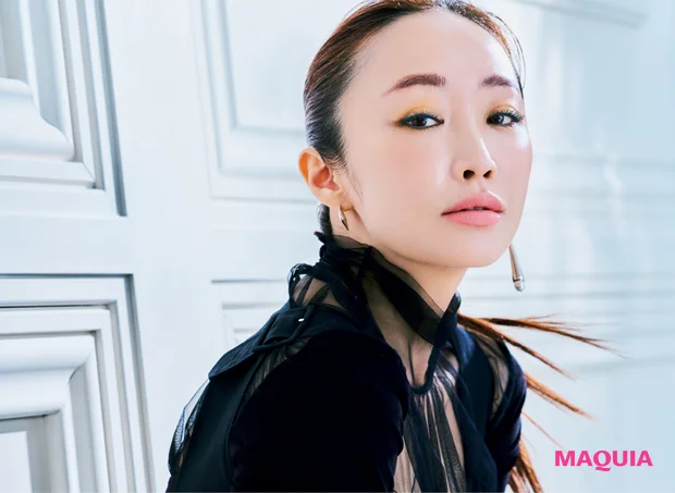 神崎 恵さんが考える、個性を出したいときのメイク・ヘア・服。次元の違う吸引力を叶えるコツ_7