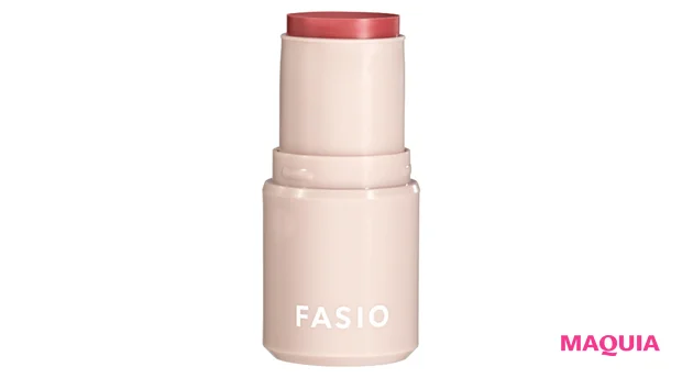 ファシオ マルチフェイス スティック 12 ￥990（編集部調べ）／コーセー