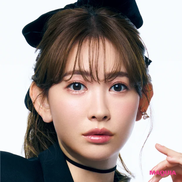 【小嶋陽菜さん】マキア12月号表紙で“女スパイ”に変身!? 話題のメイクを解説！