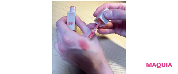 この色をベースに赤リップを足す