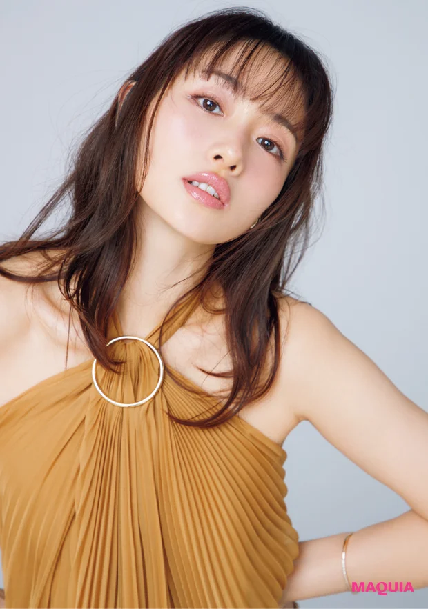 マキア 石原さとみさんインタビュー 口紅1本でキュンとする。メイクの力って偉大！ 3