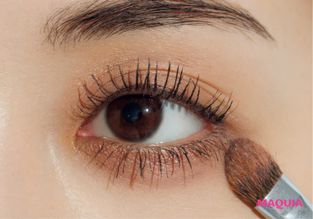 白みラベンダーで簡単にシャレ見え。Y2K感を盛る、NAYA流・盛れる夏メイク_5_2