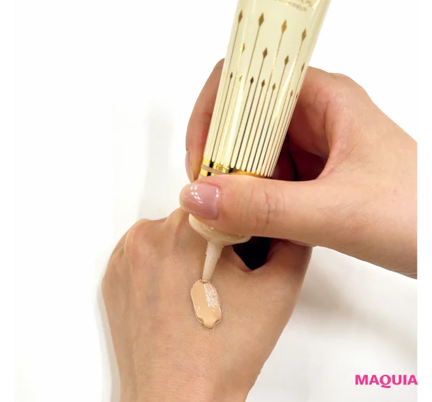 新作コスメ　グッチ ビューティ　グロウ スキン ティント　スウォッチ