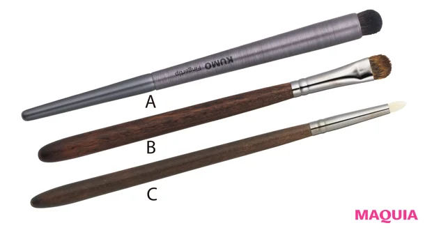 A KUMO フィンガーチップブラシ ¥2790 B Ancci brush ebony20 ¥1980 C Ancci brush ebony40 ¥1080