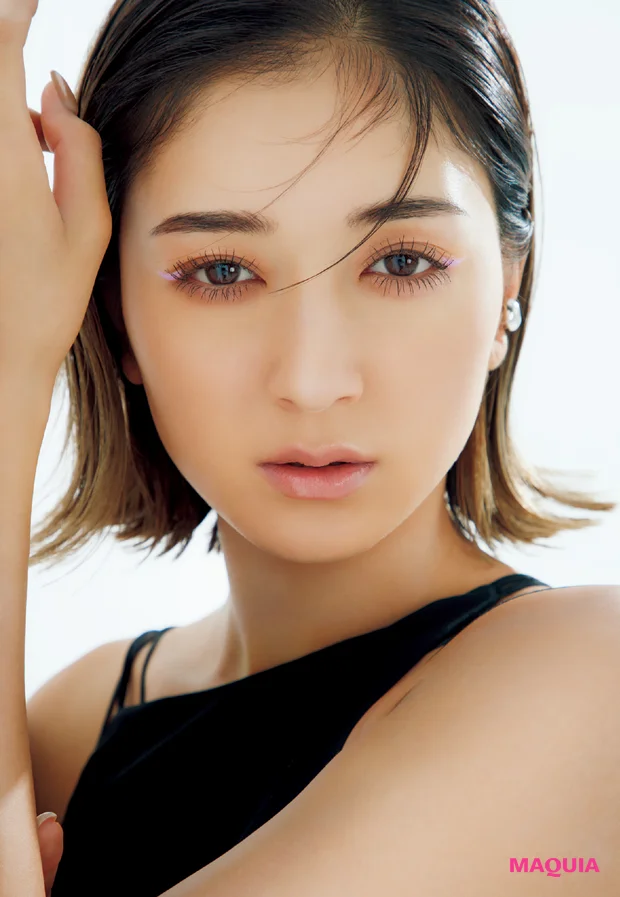 白みラベンダーで簡単にシャレ見え。Y2K感を盛る、NAYA流・盛れる夏メイク