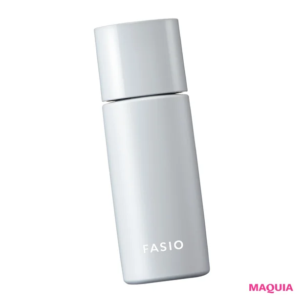崩れず、テカらず美肌が続く。ファシオ エアリーステイ オイルブロッカー SPF50+・PA++++ 30g ¥1100(編集部調べ)/コーセー