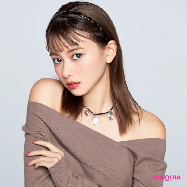 山本舞香も手軽にできると太鼓判！ レディでモードなカチューシャアレンジ