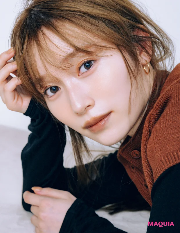  櫻坂46 守屋麗奈 おすすめブラウンリップ アディクション ザ リップスティック グレイズドボム 010を使ったメイク