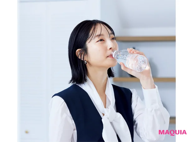 どうして潤わない?と思ったときの見直しポイント。コスメの量は気持ち多めで、水分補給は喉が渇く前に_19