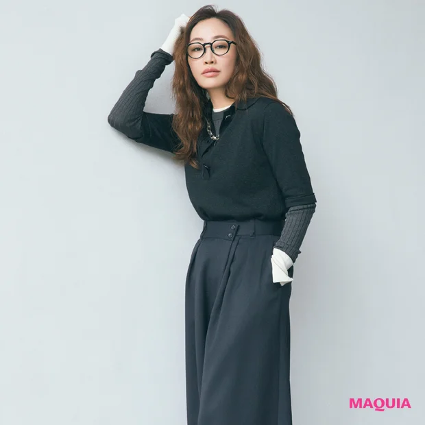 【神崎 恵の恋させる瞬間】モノトーンのシンプルコーデ。メイクでどう魅せる？