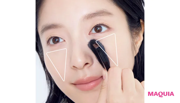 黄ぐすみにおすすめのフェイスパウダーの使い方 逆三角形を描くよう塗布する 長井かおり