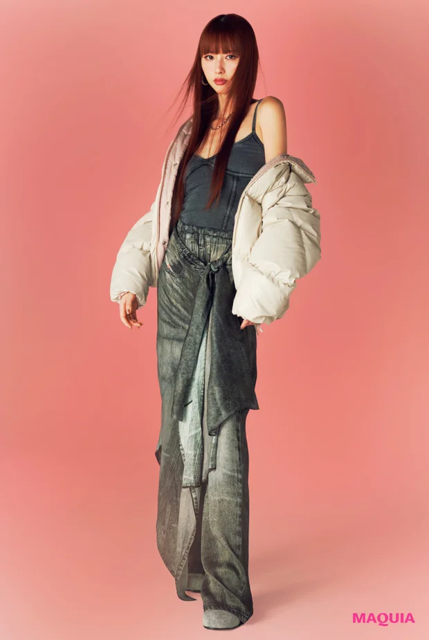 鈴木えみ ファッション ピンクメイク