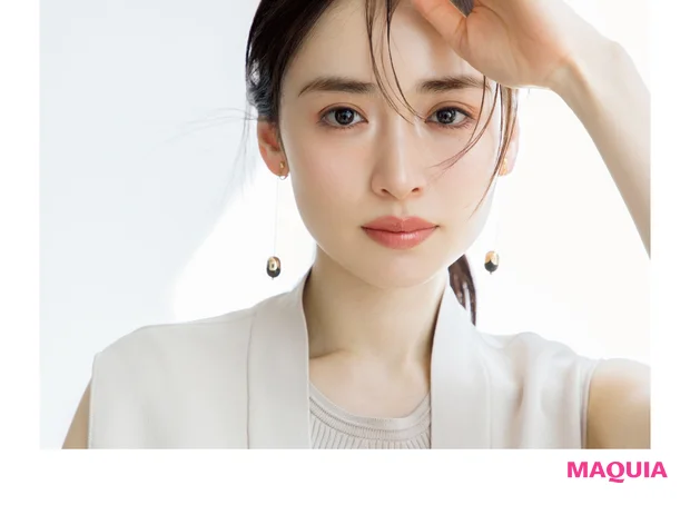 マット×ツヤ質感で作るノーブルな彫深EYE