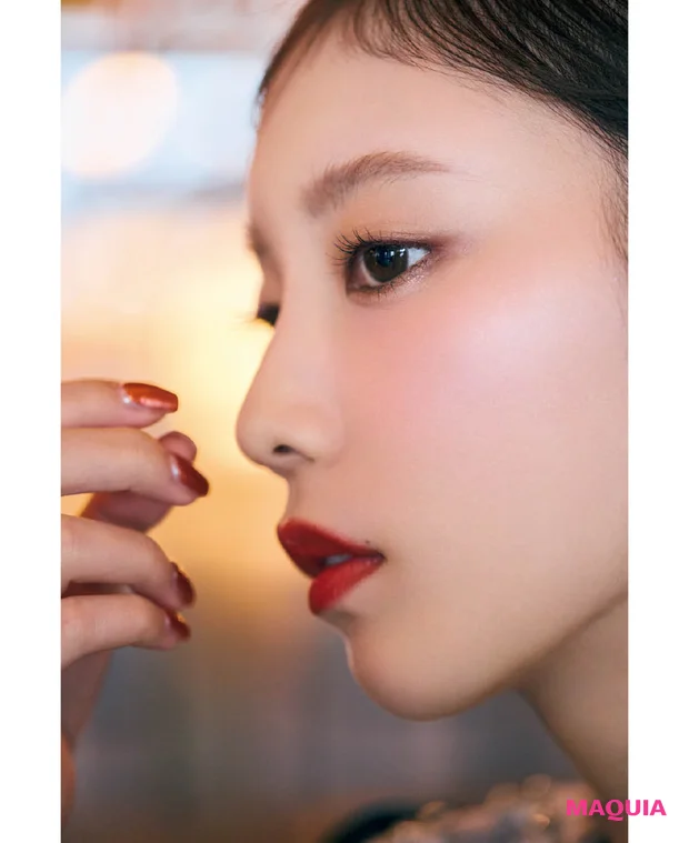 元乃木坂46　与田祐希 ホリデーコスメ デートメイク 仕上がり サイド