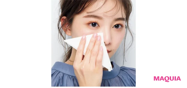 ティッシュで湿り気を抑えてからメイク直しを