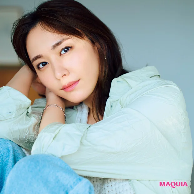 新垣結衣さんインタビュー。「距離を保ちつつ、尊重できる人でいたい」