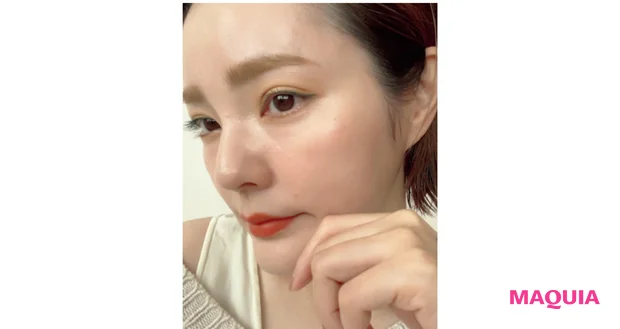 グリーンを差すと瞳の印象がUP