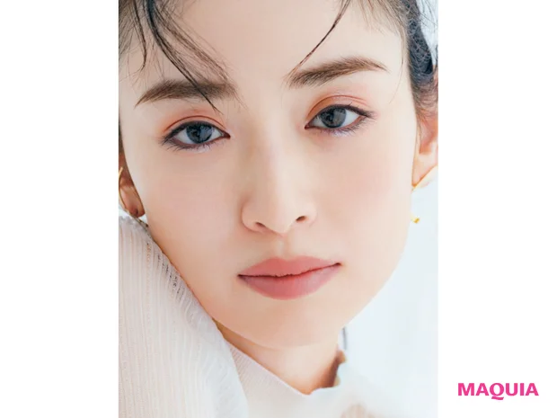 暖色に寒色を加えて 大人のくすみEye