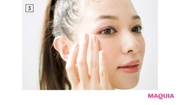 じんわり血色チークを鼻先にも