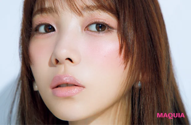 与田祐希さんが夏を楽しむ「涼盛メイク」に挑戦! ミルキーなピンクLipで透明感をひとり占め_2