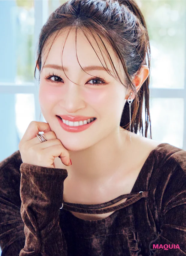 【大沢あかねさんの最新美容】“大人の垢抜け”成功の秘訣とは？おすすめコスメ8選を紹介！