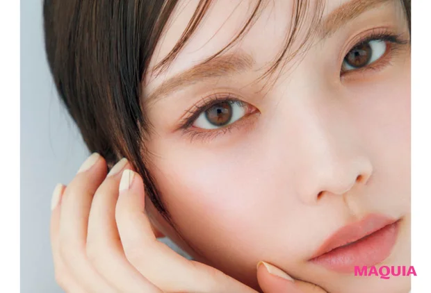 “ミュートな目元”の最旬バランス。与田祐希さんが体感する、上半期ヒットコスメで作る旬顔メイク_4